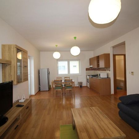 Apartman 502 Ruzindol Luaran gambar