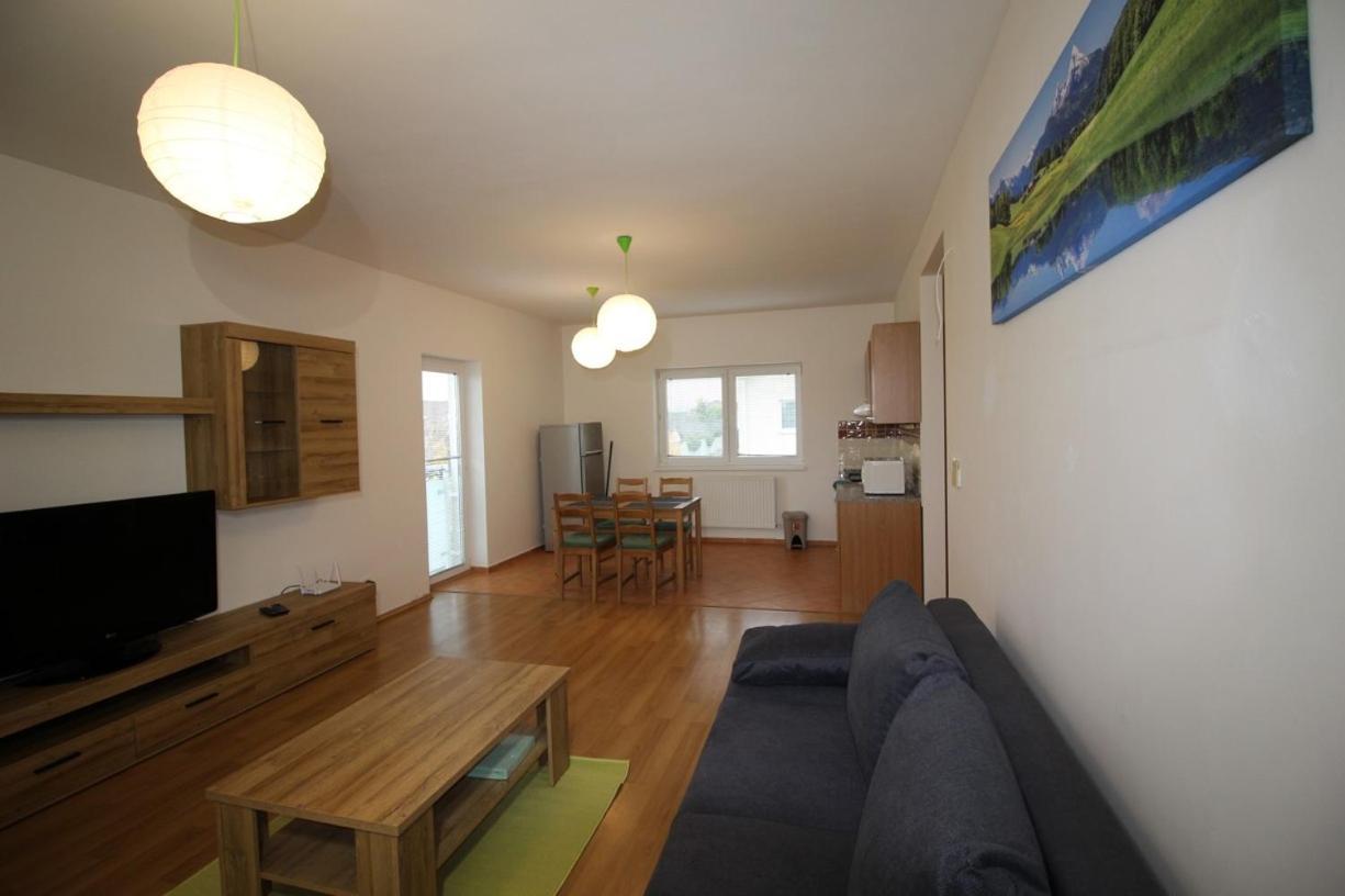 Apartman 502 Ruzindol Luaran gambar