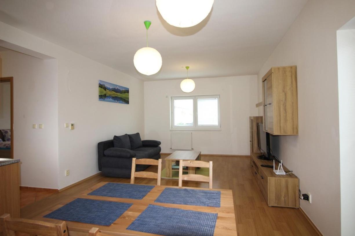 Apartman 502 Ruzindol Luaran gambar