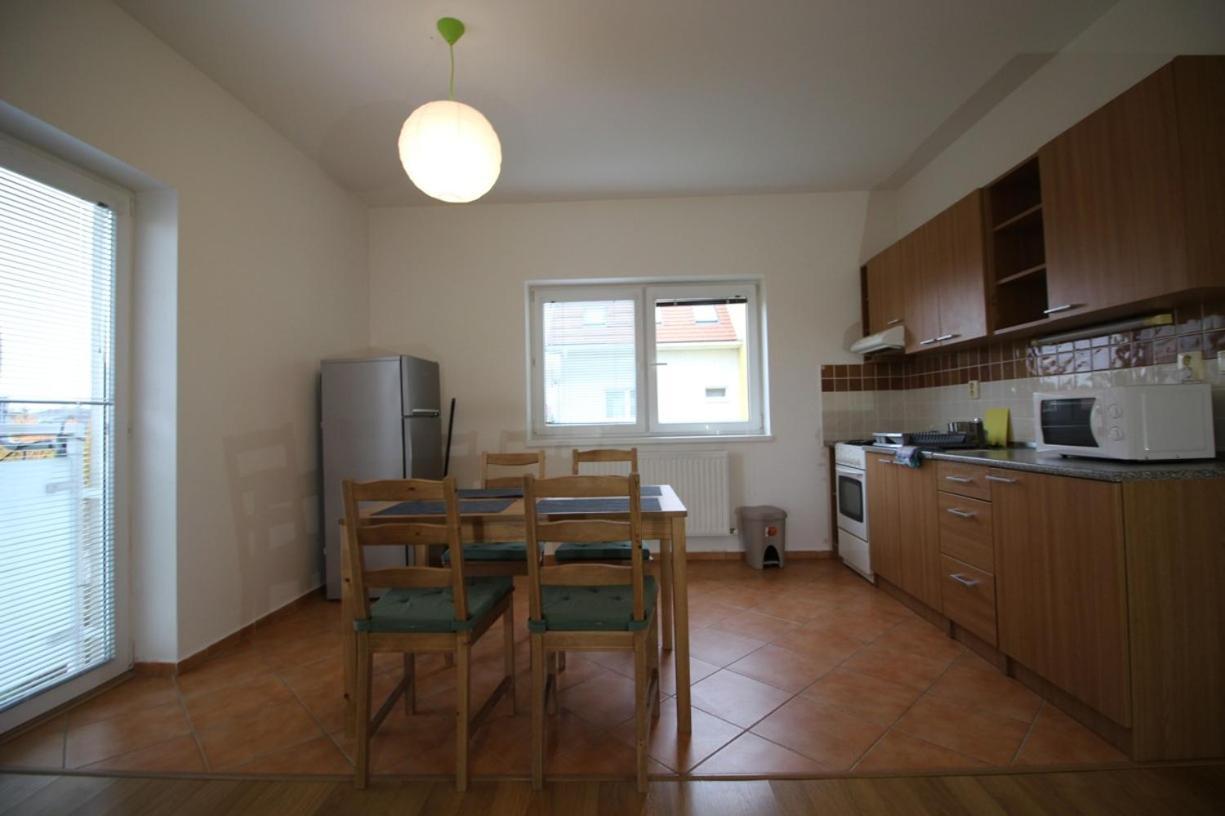 Apartman 502 Ruzindol Luaran gambar